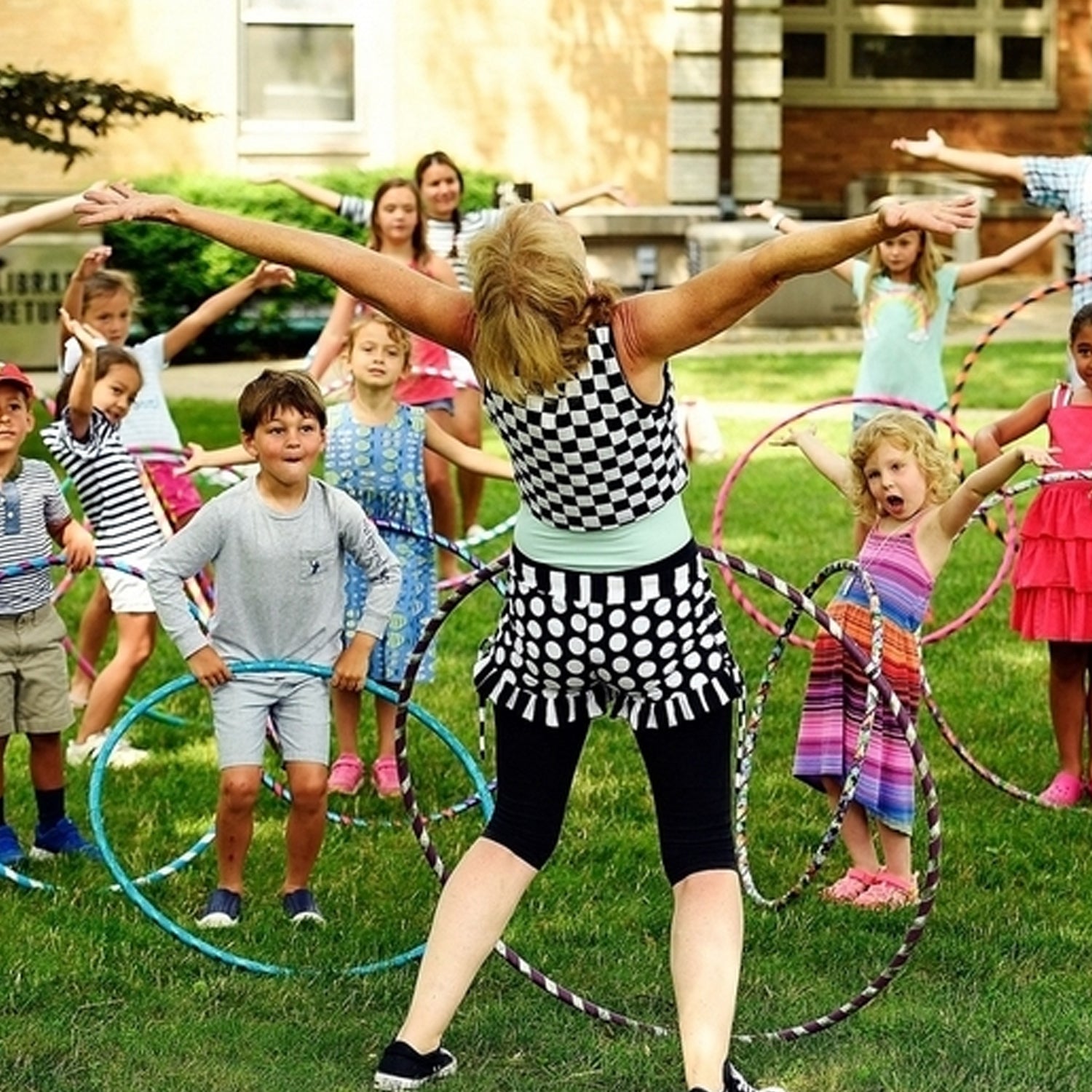 Interlocking fitness hoop with adjustable size options Interlocking fitness hoop with adjustable size options
